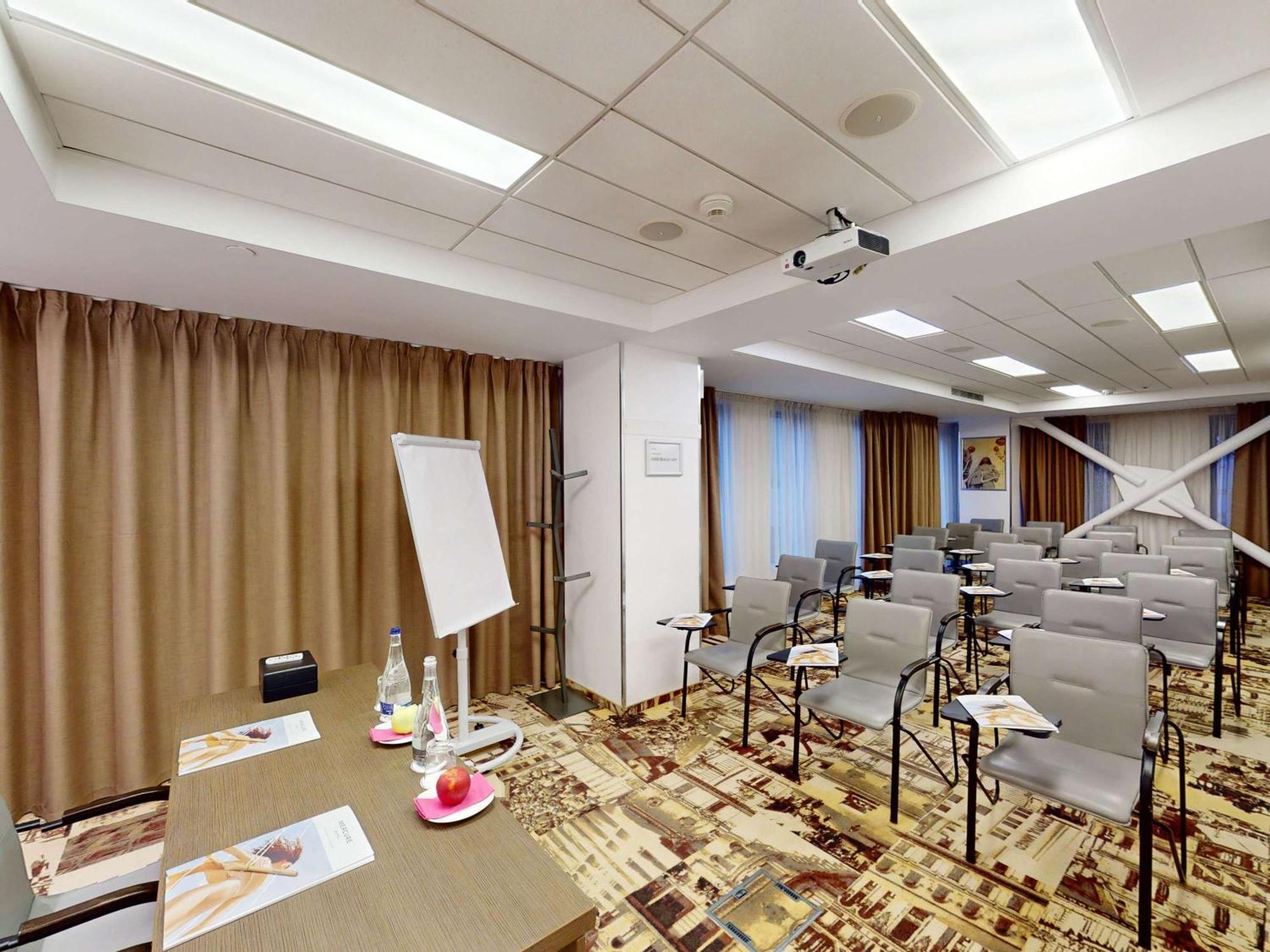 Mercure Bucharest City Center Esterno foto