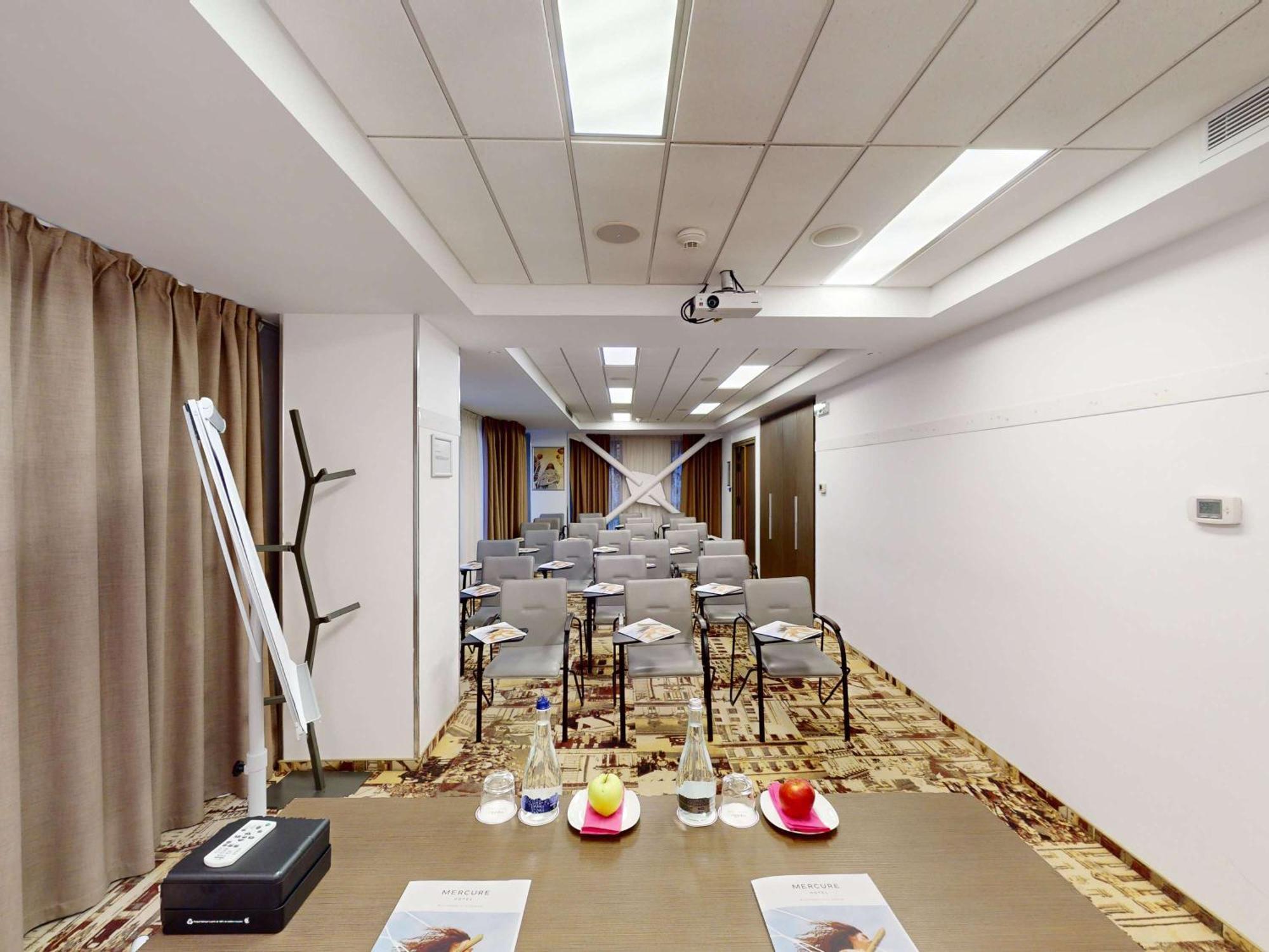 Mercure Bucharest City Center Esterno foto